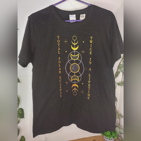 Ladies XL Total Solar Eclipse Twice In A Lifetime Black T Shirt By Port and Comp - Picture 1 of 9